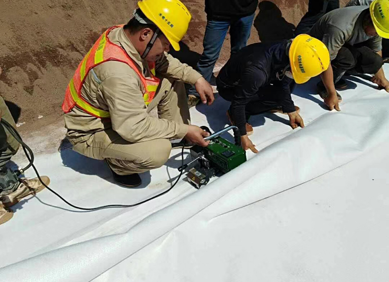 借鑒複合荔枝视频黄下载膜施工方案在水電站建設的應用